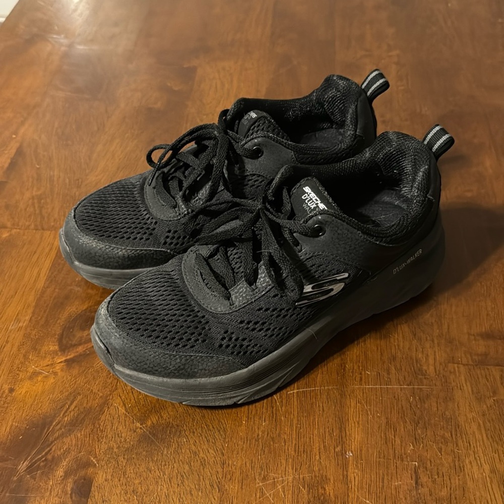 Skechers D’Lux Walker